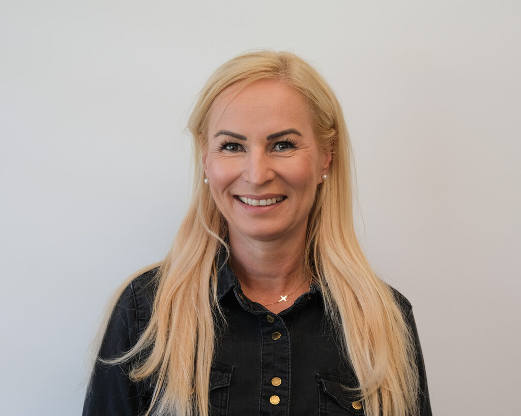Portrait von Jasmina Felder - Mitarbeiterin Administration und Empfang von Brusa Bau