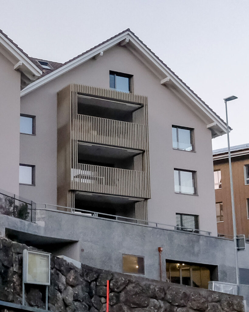 Mehrfamilienhaus in Steinerberg Kanton Schwyz.