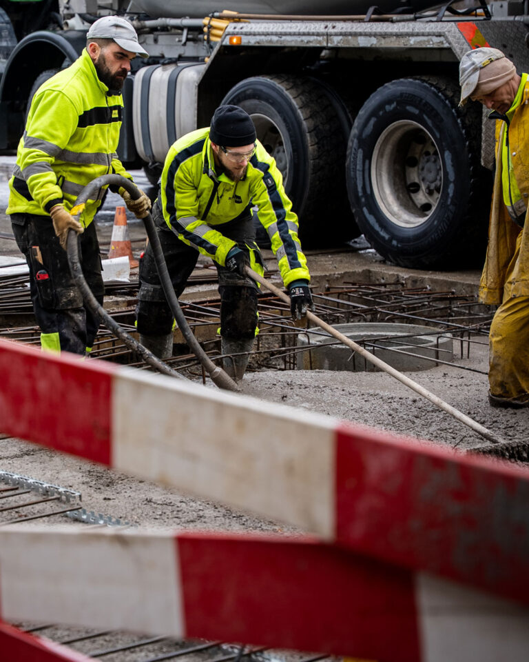 Reparaturarbeiten am Strassenbelag